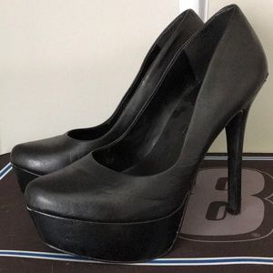 Jessica Simpson Waleo pump